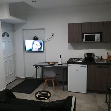 Le Studio Elegance Du Centre Ойонакс Екстериор снимка