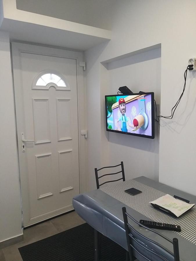 Le Studio Elegance Du Centre Ойонакс Екстериор снимка